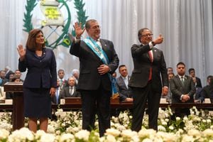 Karin Herrara (vicepresidenta de Guatemala), Bernardo Arévalo (presidente de Guatemala) y Gustavo Petro (presidente de Colombia).