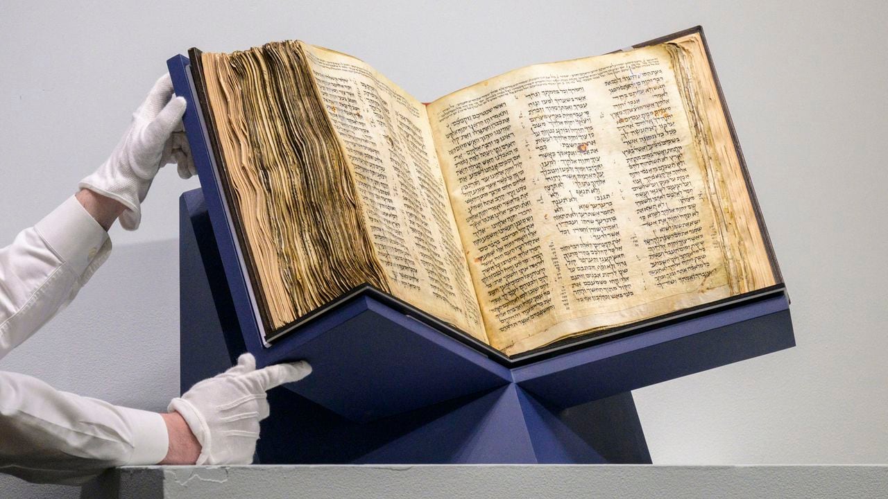 El Codex Sassoon se subastó en Sotheby's en la ciudad de Nueva York el 17 de mayo de 2023.