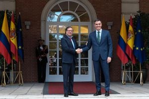 Presidente Gustavo Petro en reunión con Pedro Sánchez, presidente de España