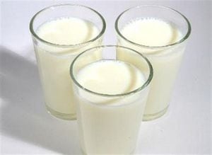 El decreto 1880 de mayo de 2011 autoriza a vender leche cruda en Colombia.