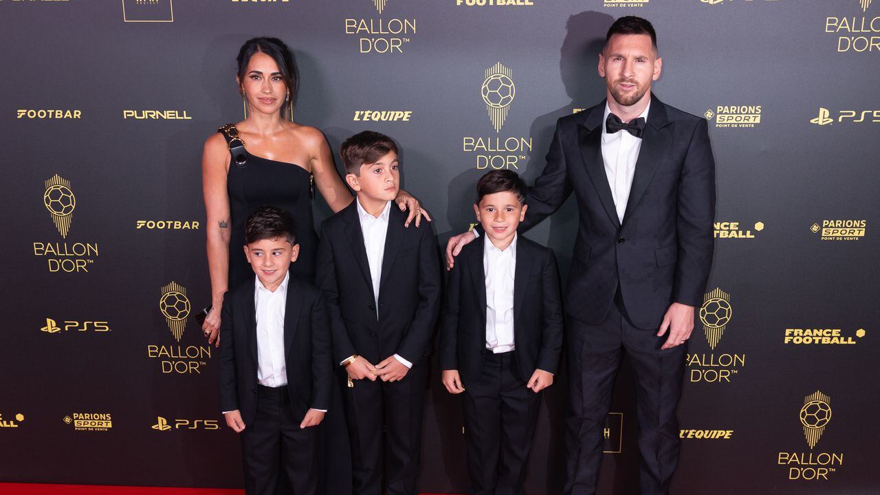 PARIS, FRANCE - OCTOBER 30: Antonela Roccuzzo, Lionel Messi and their sons attend the 67th Ballon D'Or Photocall at Theatre Du Chatelet on October 30, 2023 in Paris, France. (Photo by Marc Piasecki/WireImage)
