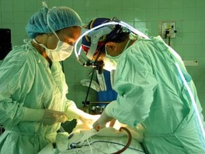 Los médicos recomiendan retomar los procedimientos quirúrgicos lo antes posible, pues su suspensión por más tiempo puede afectar la vida de los pacientes a mediano y largo plazo.