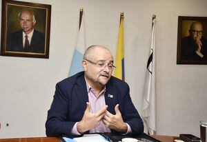 Orden: Embajador de la Unión Europea en Colombia.  Gilles Bertrand. foto José L Guzmán. EL País