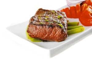 Las carnes son una fuerte importante de proteína de origen animal, pero los vegetales también pueden suplir los requerimientos protéicos del cuerpo cuando hacen parte de una dieta balanceada.