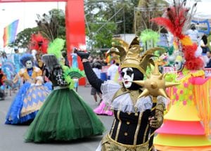 Desfile La Fiesta de Mi Pueblo en la Feria de Cali 2022.