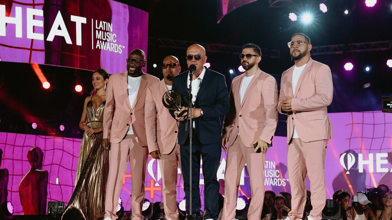 Los Premios Heat buscan reconocer a los  artistas renombrados y emergentes que causan  sensación 
en el Caribe y América Latina. Los ganadores son seleccionados por votación de los fans.