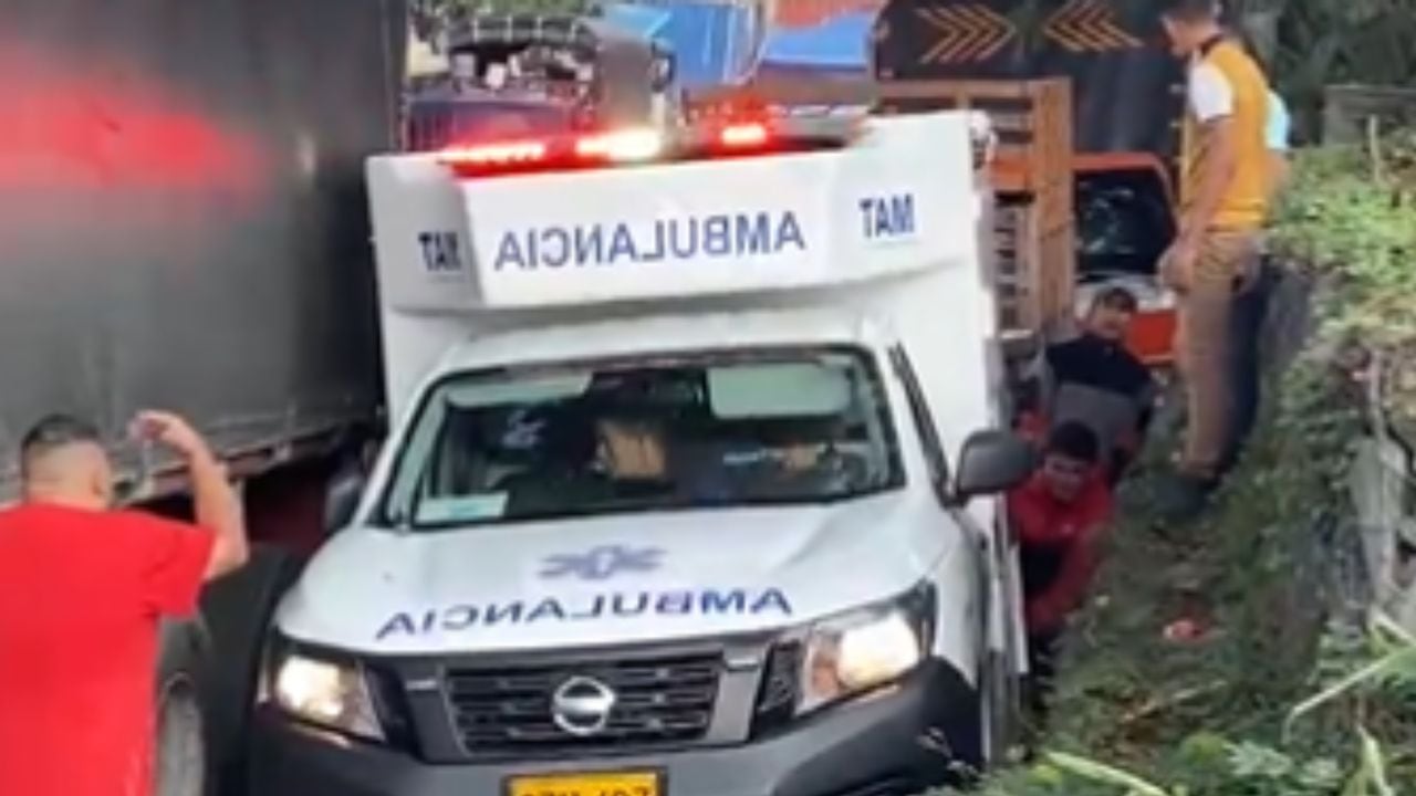 La ambulancia estuvo atrapada durante más de media hora.