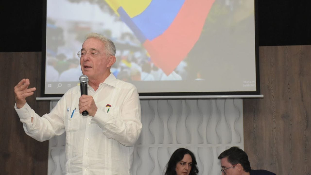 Intervención del Expresidente Álvaro Uribe en los diálogos con la comunidad en Cali y la presentación de los candidatos a las próximas elecciones.