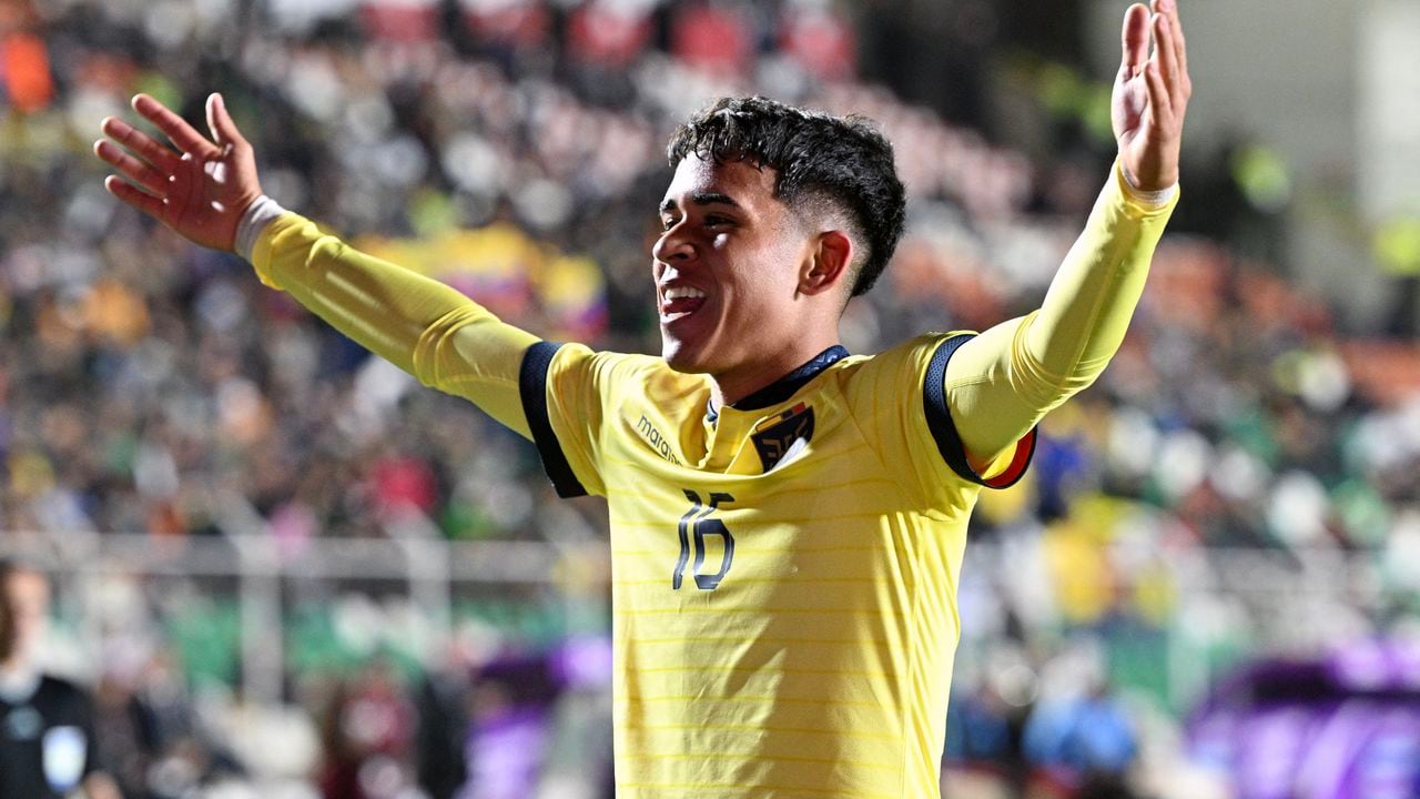 Ecuador's midfielder Kendry Paez celebrates after scoring during the 2026 FIFA World Cup South American qualification football match between Bolivia and Ecuador at the Hernando Siles stadium in La Paz, on October 12, 2023. (Photo by AIZAR RALDES / AFP)