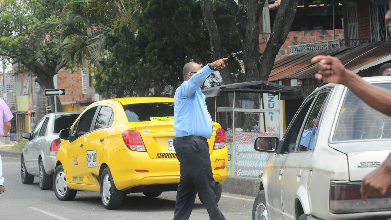 Cali: Gran controversia en la ciudad ha generado la propuesta del alcalde Jorge Iván Ospina de permitir que los taxis realicen transporte colectivo de pasajero