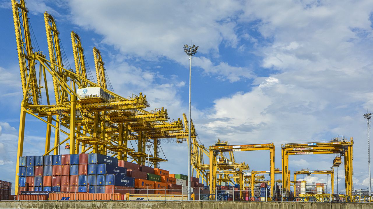 La actividad portuaria es clave para la economía del Valle. Por Buenaventura pasa el 34 % del comercio exterior del país.
