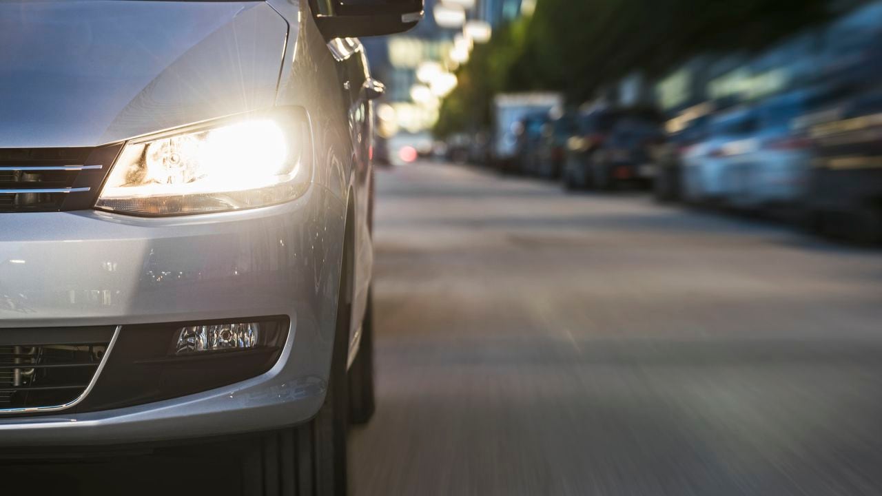La vida útil de las luces delanteras de un carro dependen de los cuidados del usuario.