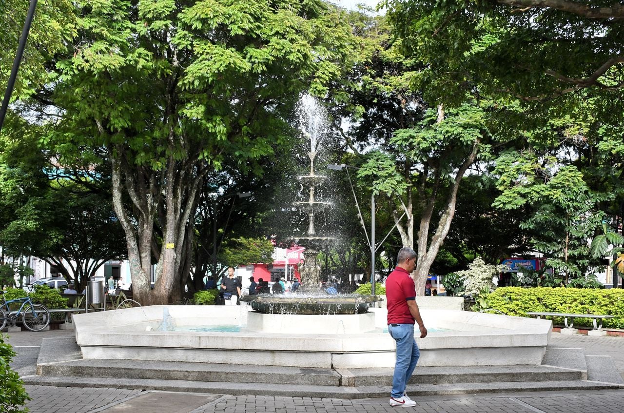 El parque principal está cerca del Museo Omar Rayo, un espacio de encuentro y adecuado por la Gobernación del Valle del Cauca.