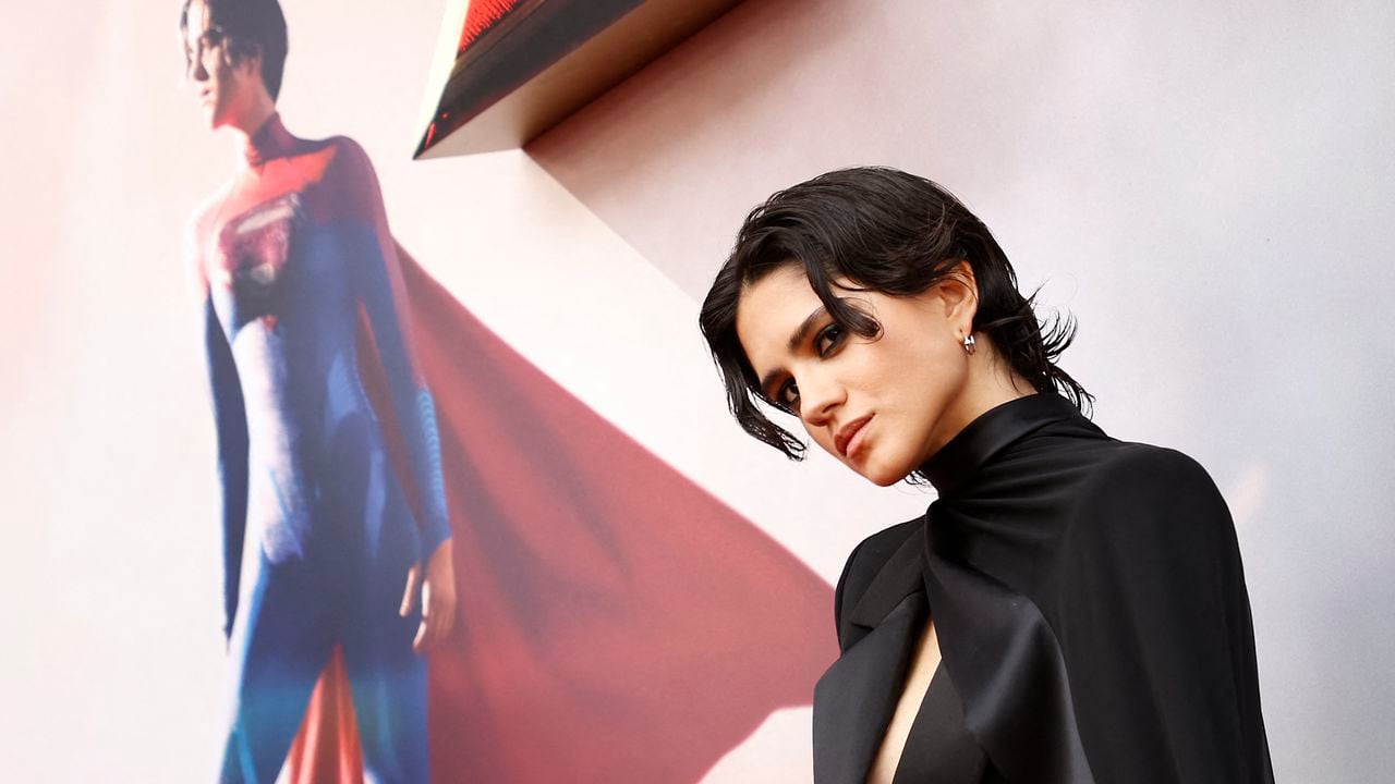 Video: la actriz paisa que interpretó a Supergirl en 'The Flash' sorprendió  a sus fans en una sala de cine de Envigado