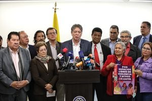 Mesa de dialogo para el incremento del salario mínimo Bruce Mac Master Presidente de la Andi