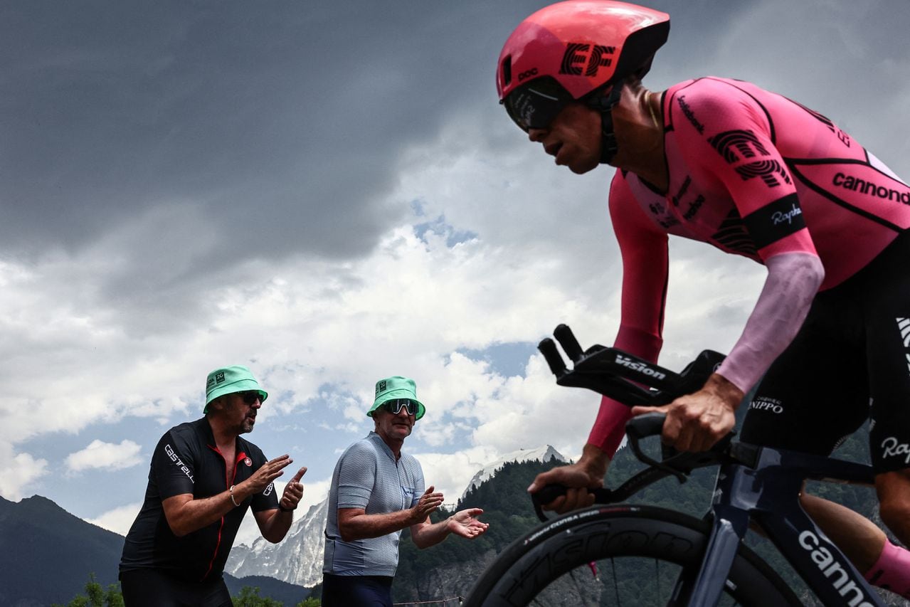 EF Education - Easypost's Colombian rider Rigoberto Uran cycles during the 16th stage of the 110th edition of the Tour de France cycling race, 22 km individual time trial between Passy and Combloux, in the French Alps, on July 18, 2023. (Photo by Anne-Christine POUJOULAT / AFP)