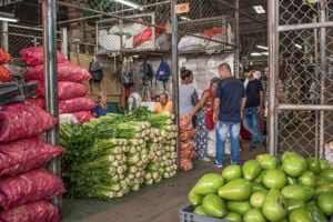 En el segundo mercado de la semana ingresaron a Cavasa, 1115 toneladas de tubérculos. Pese a la buena oferta, se presentó alza en los precios de este producto, así como de la cebolla. Hay poca oferta de aguacate por baja en la cosecha.