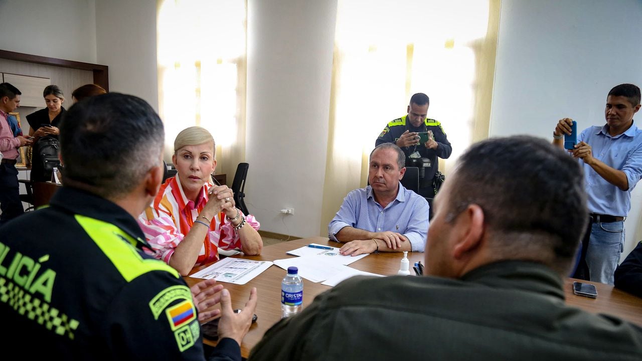 La Gobernadora lideró la reunión, en la que hicieron presencia la Alcaldía de Tuluá y el Departamento de Policía del Valle.