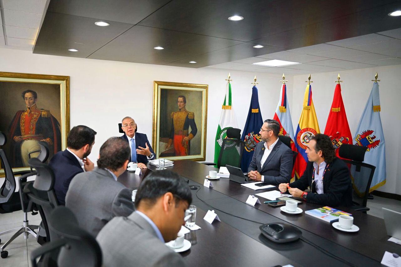 Reunión de Alejandro Eder en Bogotá.