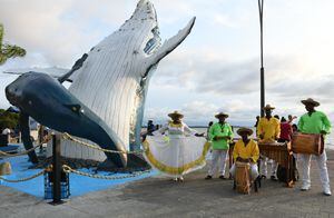 Monumento a las ballenas en Buenaventura.