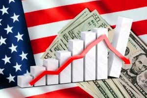 Gráfico económico: flecha hacia abajo, bandera de EE.UU. y billetes de dólares en efectivo (dinero, negocios, finanzas, crisis, éxito, devaluación, inflación)