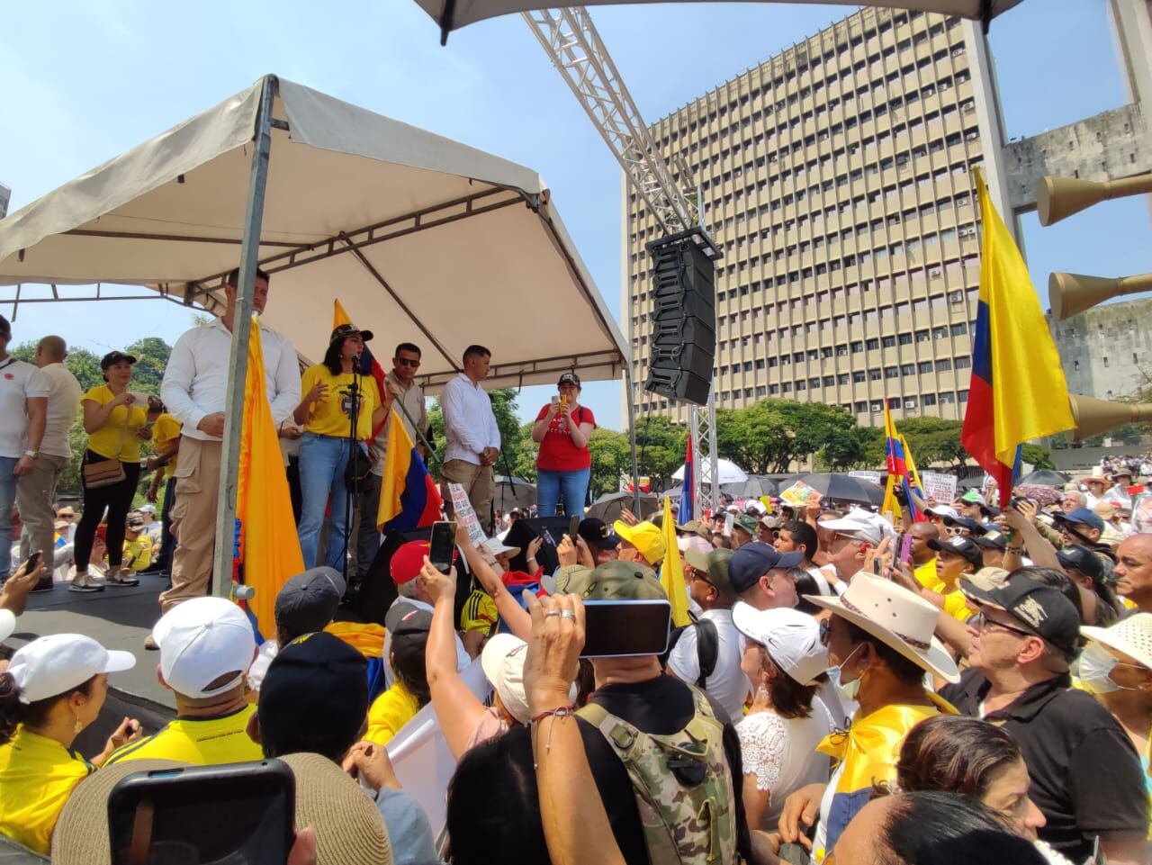 Maria Fernanda Cabal cerró su participación en la manifestación en Cali con intervención.