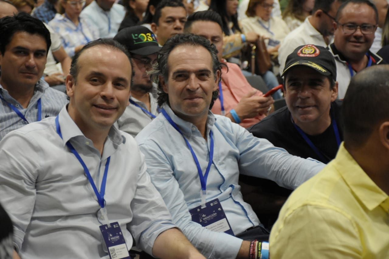 De izquierda a derecha: Alejandro Eder, Federico Gutiérrez y Alex Char.