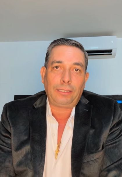 Nelson Gómez, hermano de Darío Gómez, se fue en contra de la exesposa del cantante por difamar el nombre de su familia.