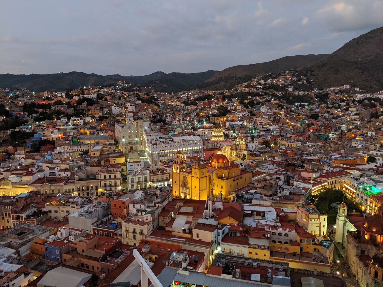 Un recorrido por todo Guanajuato se puede hacer en cuatrimoto, visitando el  Cerro de la Bufa,  la Mina de Rayas y perderse en  sus túneles.