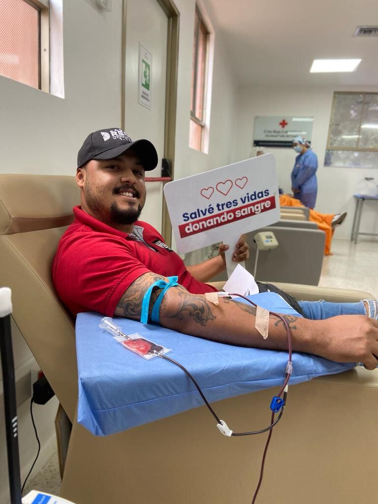 Los donantes voluntarios son las fuentes más seguras en las que se pueden conseguir suministros de sangre.