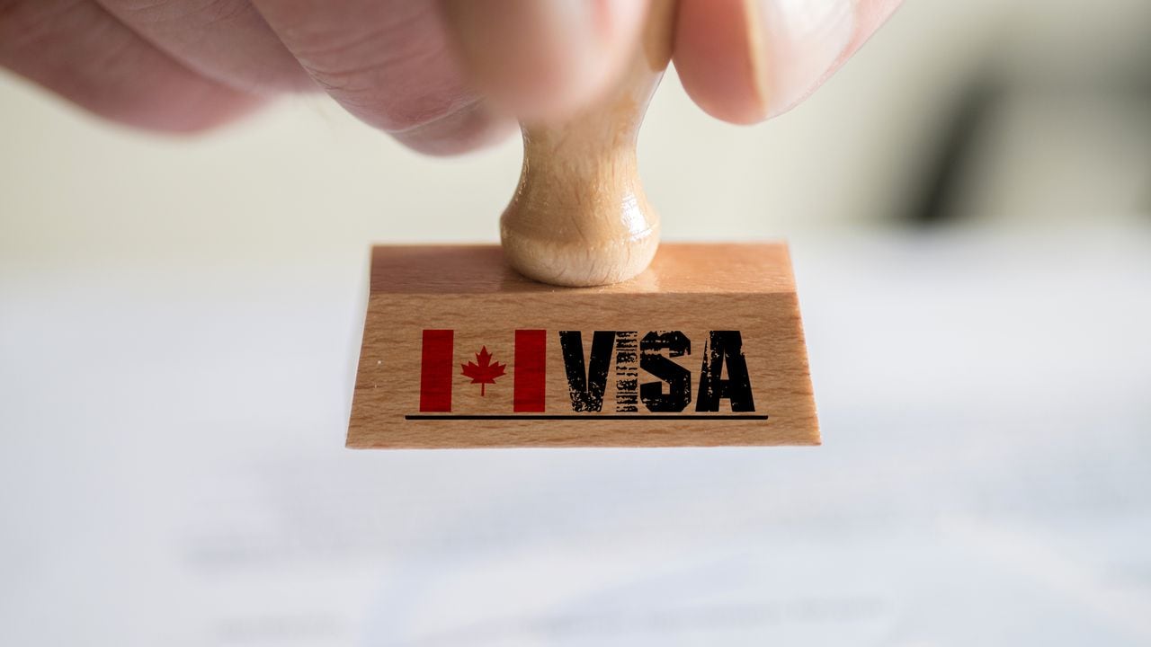 La claridad y coherencia en la explicación de la razón de viaje son esenciales para evitar complicaciones en el proceso de solicitud de visa.
