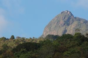 Cerro 'Pico de Loro', ubicado en el Parque Nacional Natural Farallones de Cali.