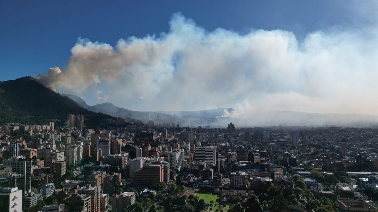 Incendio  forestal en los cerros orientales  de Bogotá. 
Bogota enero 24 del 2023
Foto Guillermo Torres Reina / Semana