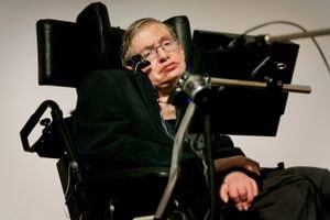 El profesor Stephen Hawking pronuncia su discurso en la publicación del 'Boletín de los Científicos Atómicos' el 17 de enero de 2007 en Londres,