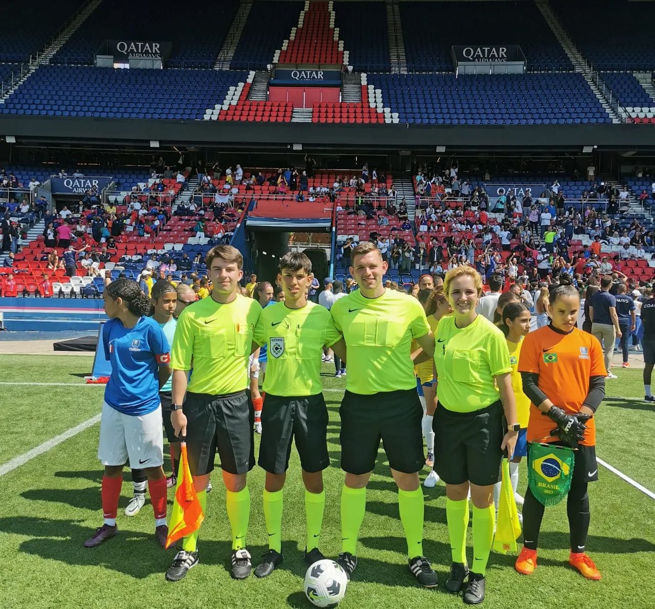 Romeo Rojas Fedorushchenko previo a un partido en el estadio Parque de los Príncipes de París, Francia.