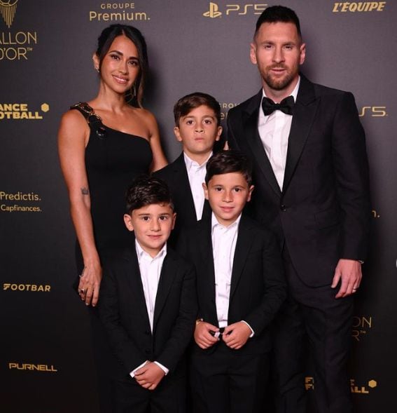 Lionel Messi, Antonela Rocuzzo y sus tres hijos Thiago, Mateo y Ciro.