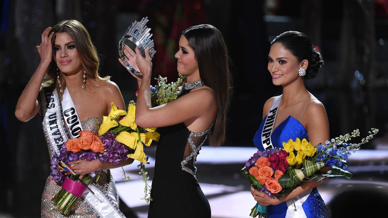Ariadna Gutiérrez cuando le quitaron la corona de Miss Universo.
