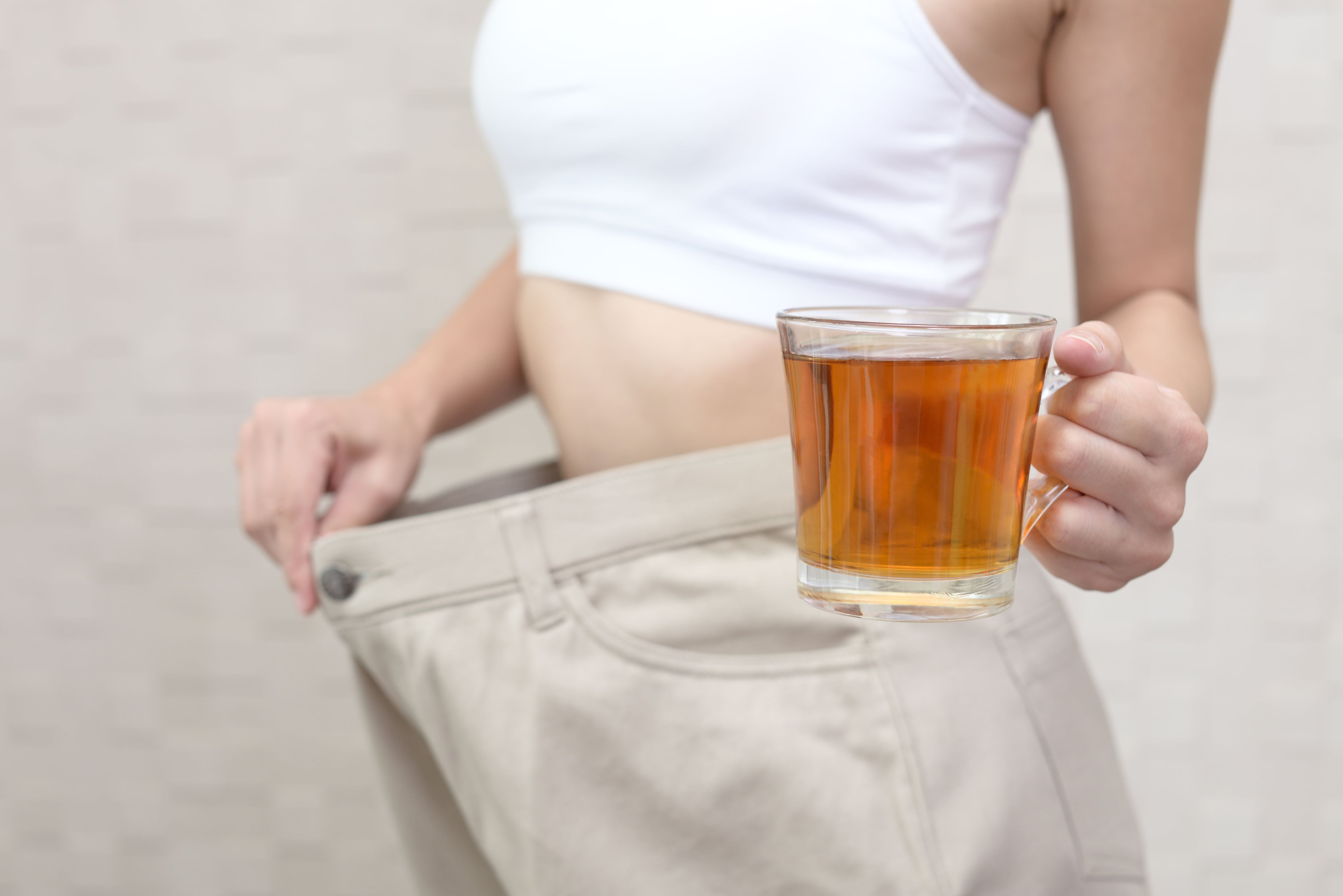 La infusión recomendada para quemar grasa abdominal: cómo se