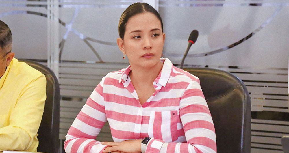    La alcaldesa de Jamundí, Paola Castillo, es criticada porque ha sido indiferente ante el actuar criminal de las Farc en el municipio. 