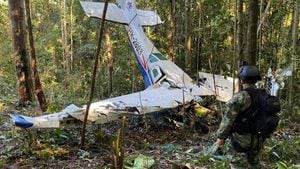 Rescate de cuerpos de las personas que murieron en accidente de avioneta en Caquetá.