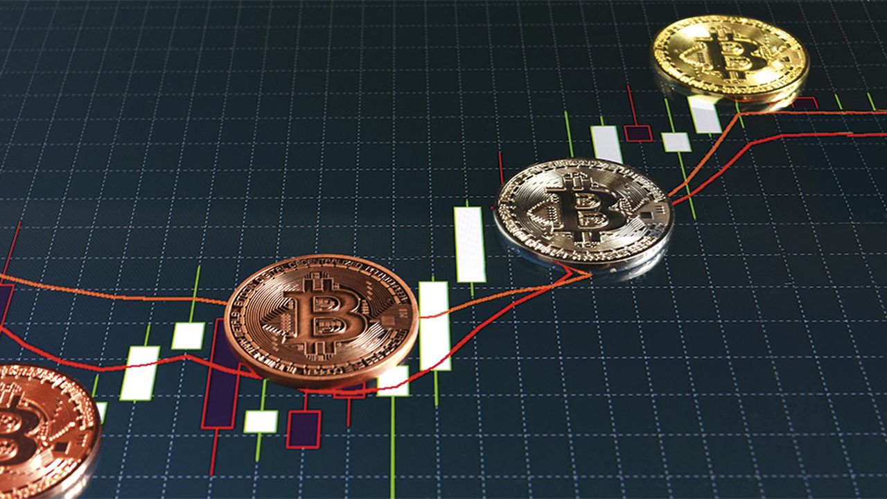 El precio del bitcoin se recuperó el año pasado y alcanzó valoraciones cercanas al 160 por ciento gracias a la expectativa de la decisión que tomó la SEC esta semana. 