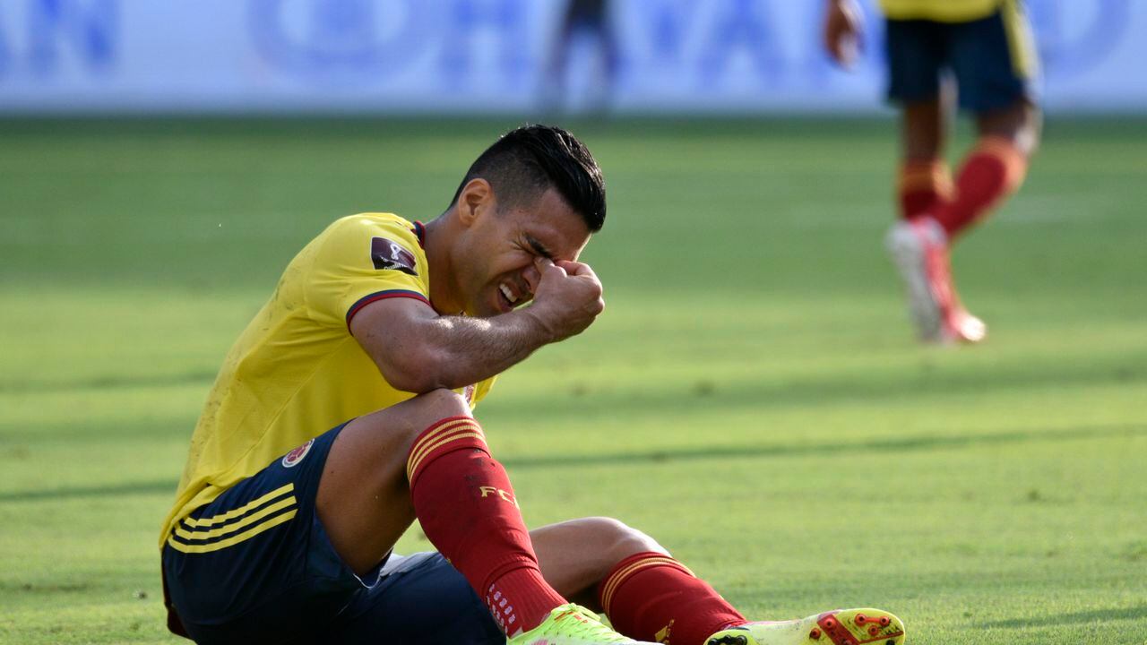 BARRANQUILLA, COLOMBIA - OCTOBER 10: Radamel Falcao of Colombia reacts after suffering an injury during a match between Colombia and Brazil as part of South American Qualifiers for Qatar 2022 at Estadio Metropolitano on October 10, 2021 in Barranquilla, Colombia. (Photo by Guillermo Legaria/Getty Images)