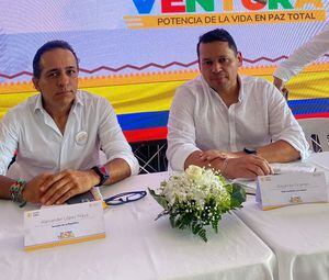 Alexander López y Alejandro Ocampo en la mesa de diálogo con las bandas criminales de Buenaventura.