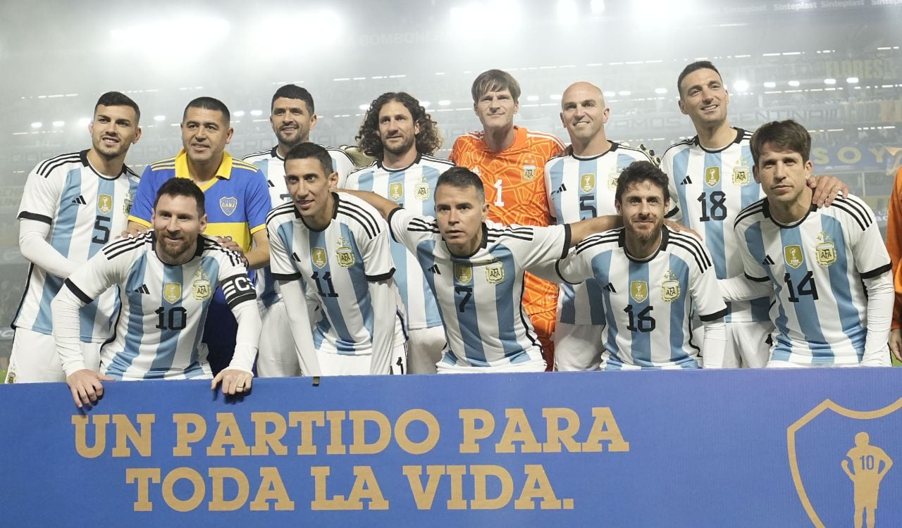 Figuras de Argentina estuvieron en la despedida de Román.