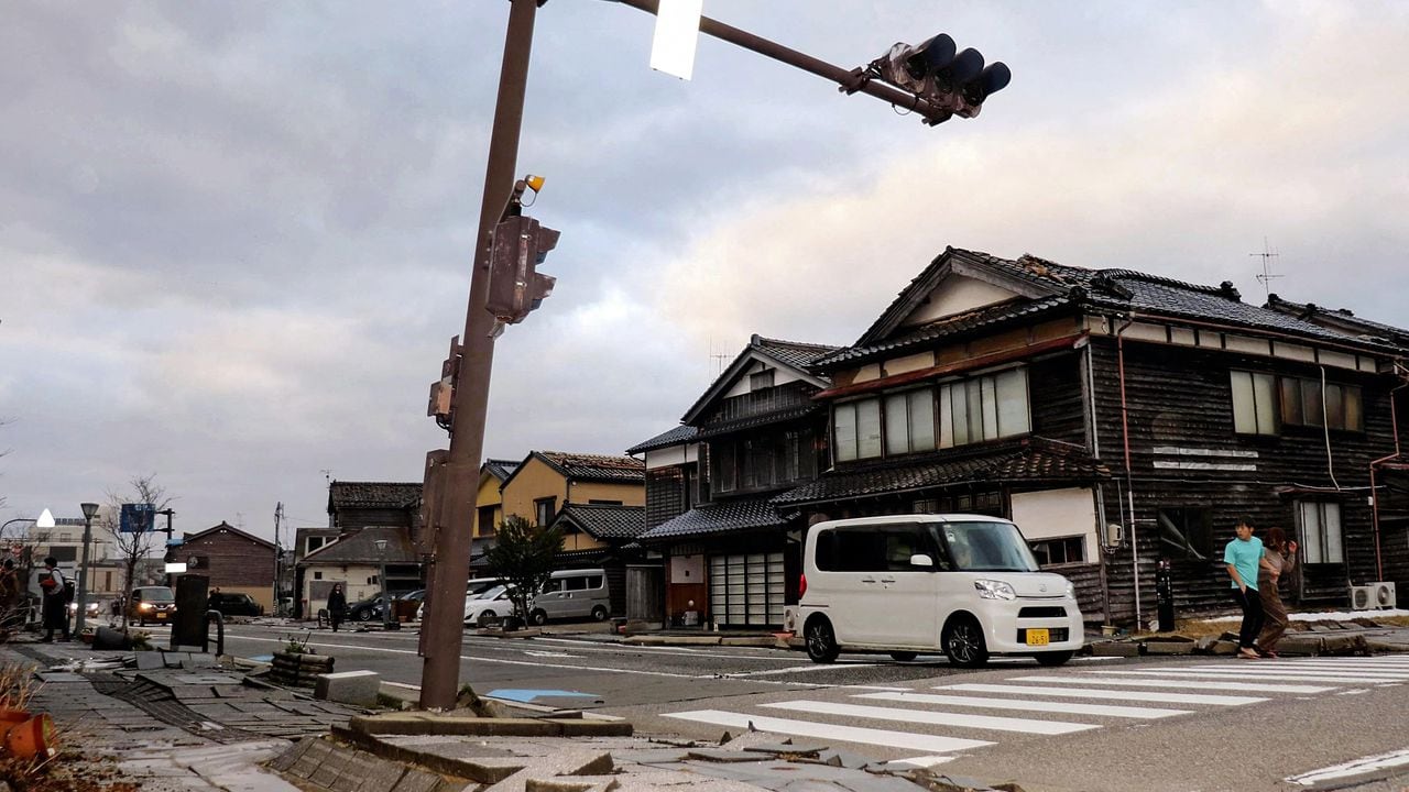 Este evento sísmico ha desencadenado una alerta de tsunami, elevando la preocupación sobre posibles consecuencias en las costas japonesas.