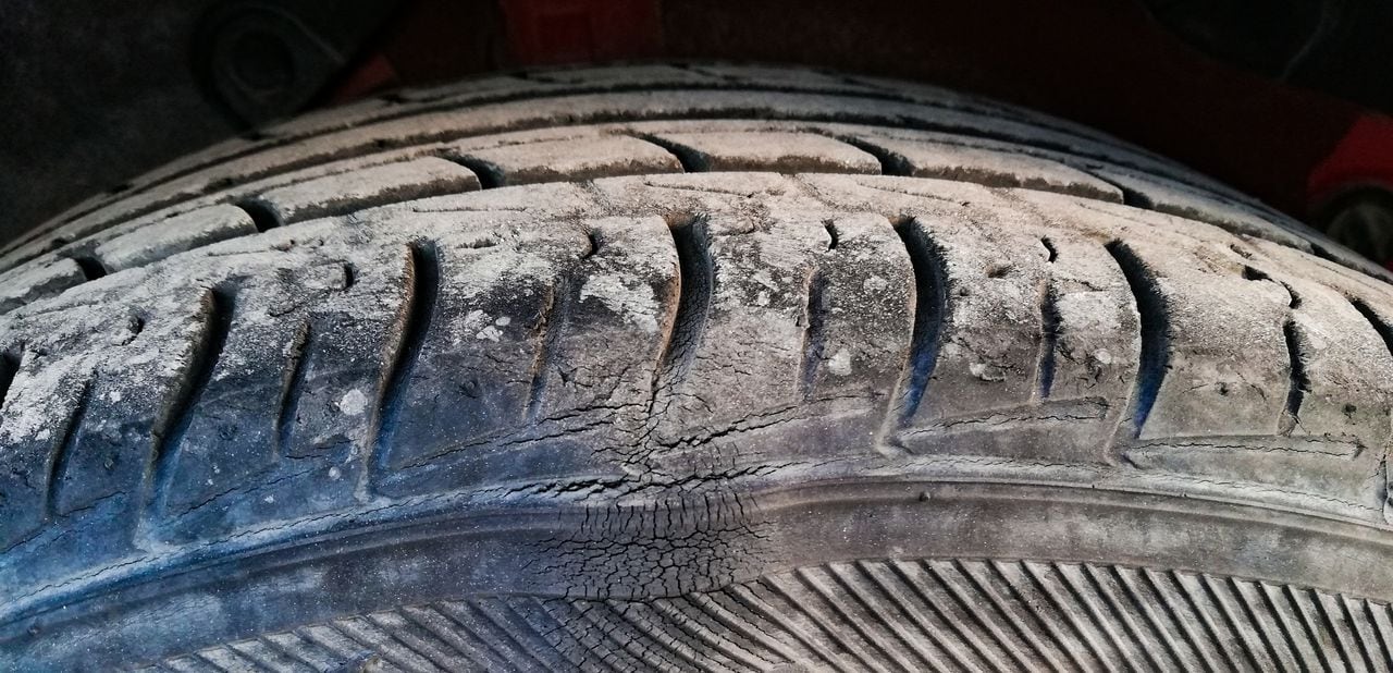 ¿Notó protuberancias en sus neumáticos? Esto es lo que debería saber al respecto.