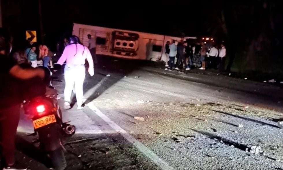 Accidente de bus intermunicipal entre Rionegro y El Playón, Santander