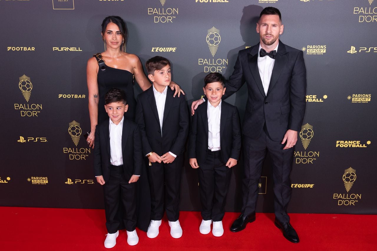 PARIS, FRANCE - OCTOBER 30: Antonela Roccuzzo, Lionel Messi and their sons attend the 67th Ballon D'Or Photocall at Theatre Du Chatelet on October 30, 2023 in Paris, France. (Photo by Marc Piasecki/WireImage)