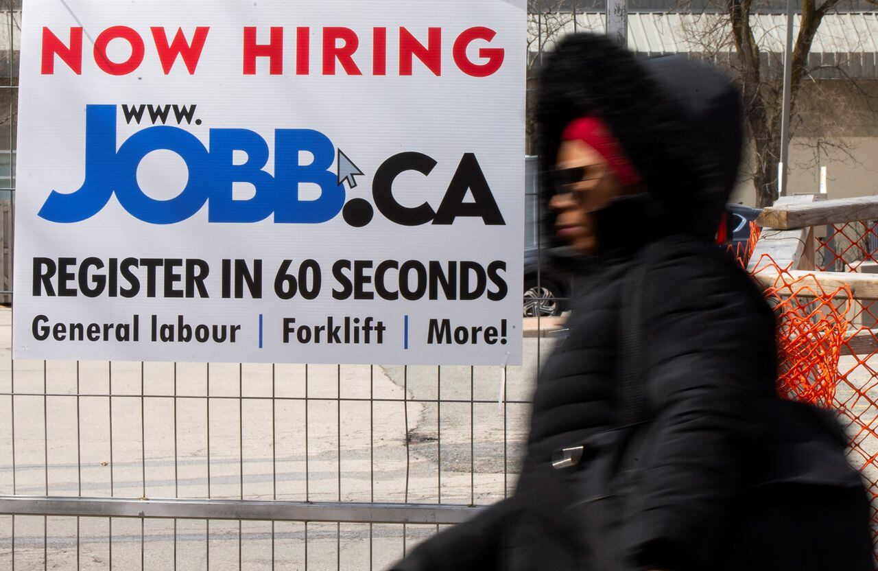 El empleo en Canadá creció en 35.000 personas, o un 0,2 por ciento, en marzo, tras pocos cambios en febrero y un fuerte crecimiento en enero y diciembre, Estadísticas Canadá dijo el jueves