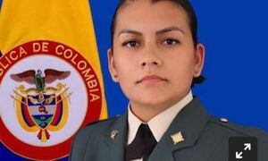 Sargento Ghislaine Karina Ramírez, secuestrada por el Ejército de Liberación Nacional (ELN) en Arauca, junto a sus dos hijos.
